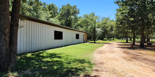 Cross Creek Kennel facilities